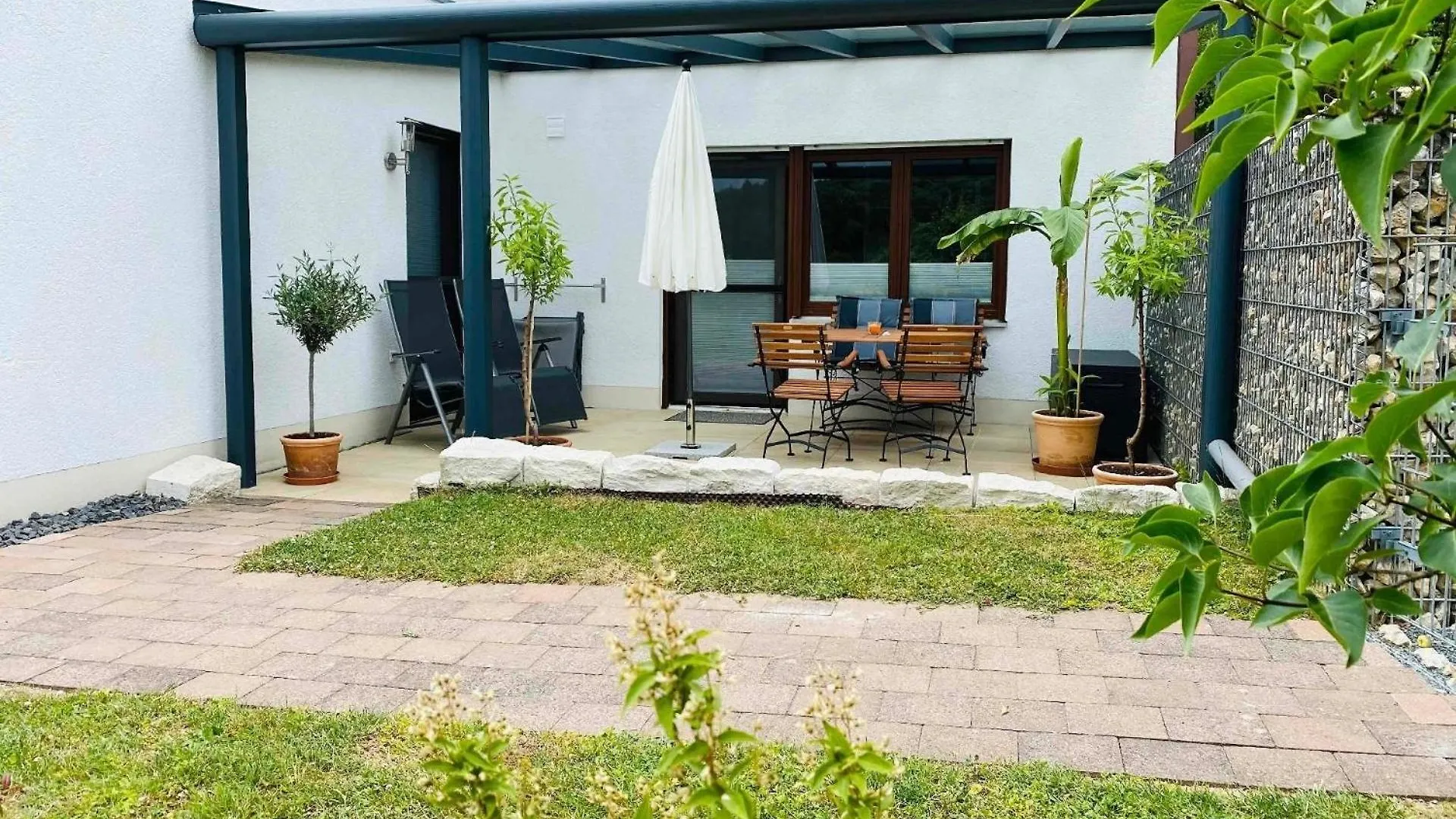 Apartment Helle Ferienwohnung In Oberfellendorf Mit Terrasse, Grill Und Garten Germany